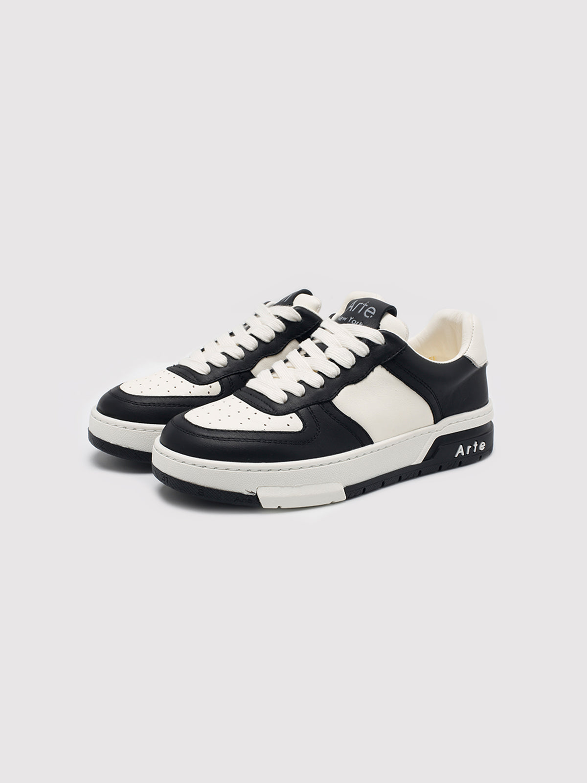 Women’s Black Retro Casual Sneakers