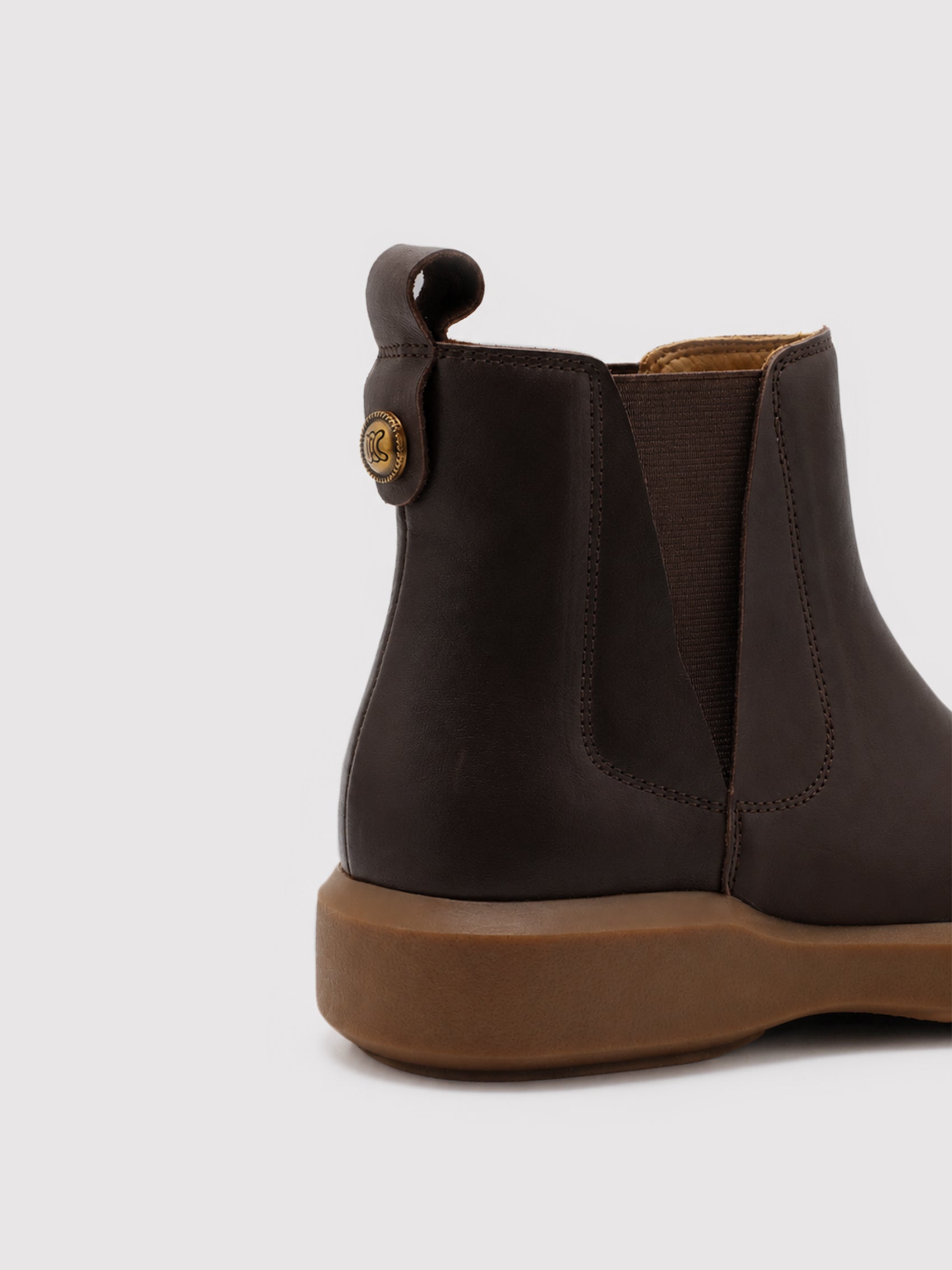 Comfortable Brown Chelsea Boots with Lightweight Sole