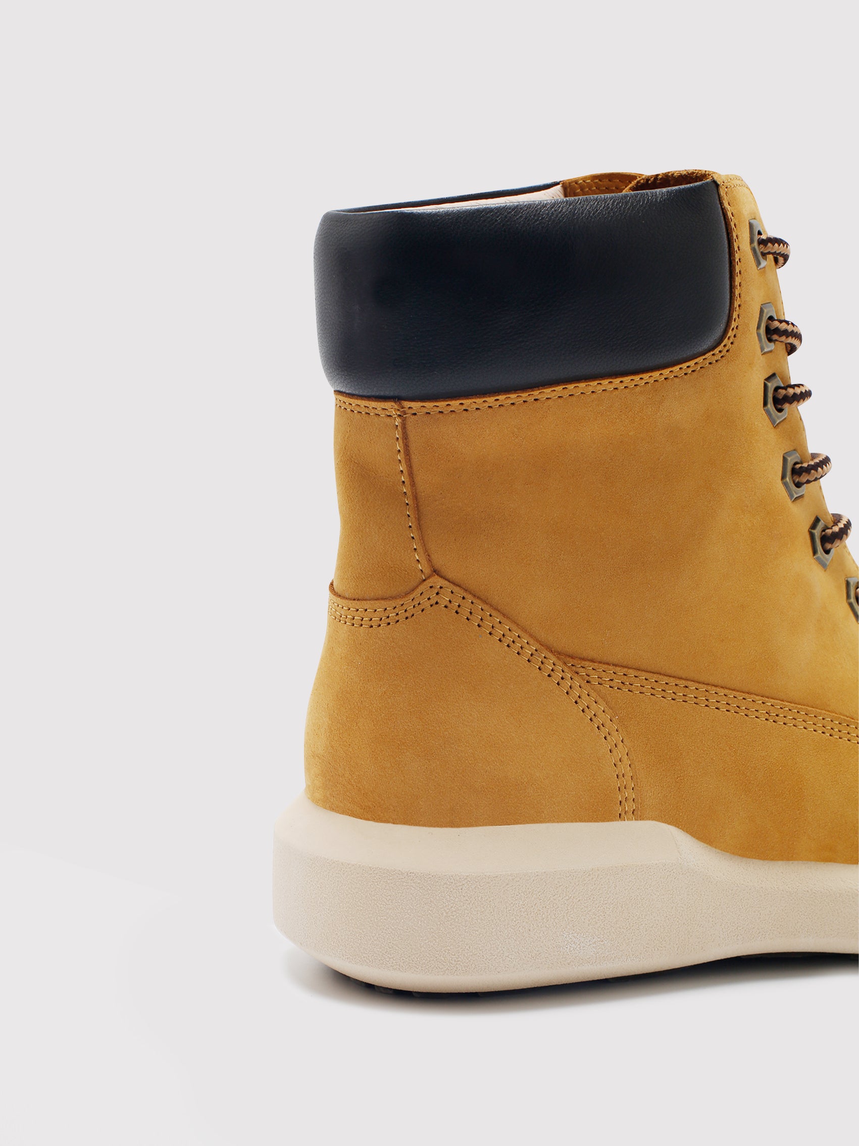 Arte In Acti Lightweight Comfort, Timeless Style
