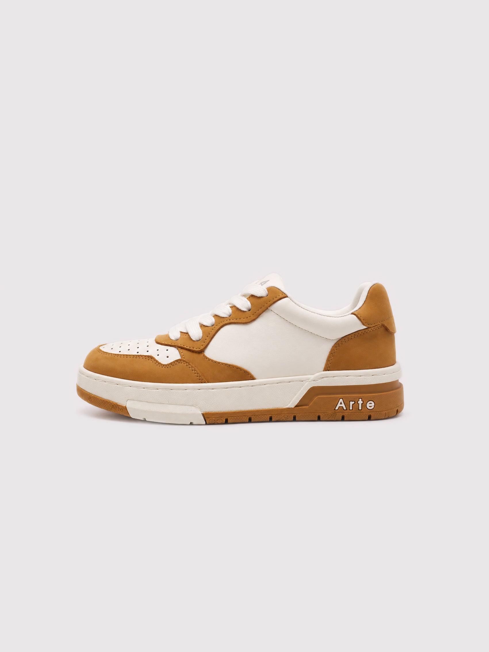 Vintage-Inspired Tan Nubuck & White Leather Low-Top Casual Shoes