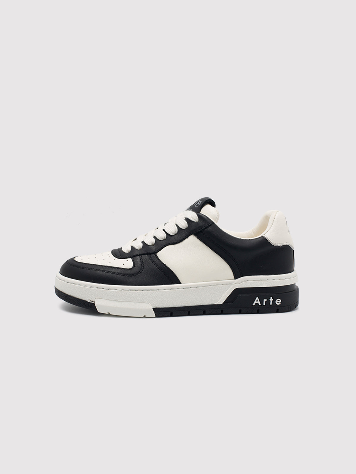 Women’s Black Retro Casual Sneakers