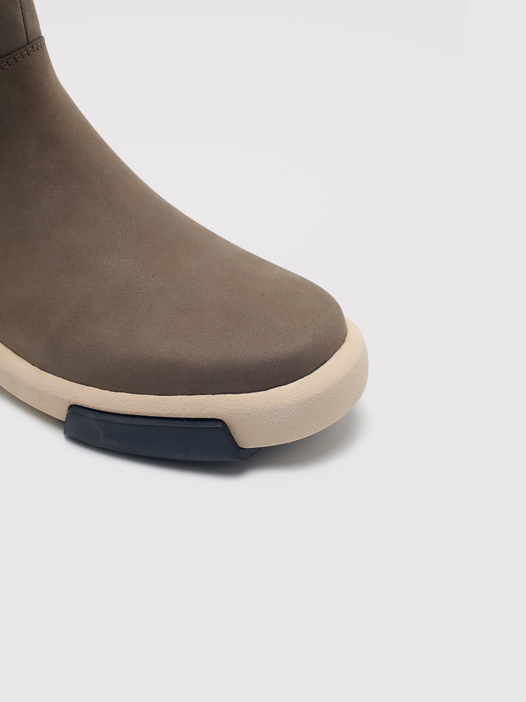 Arte In Acti Everyday Block Chelsea Boot