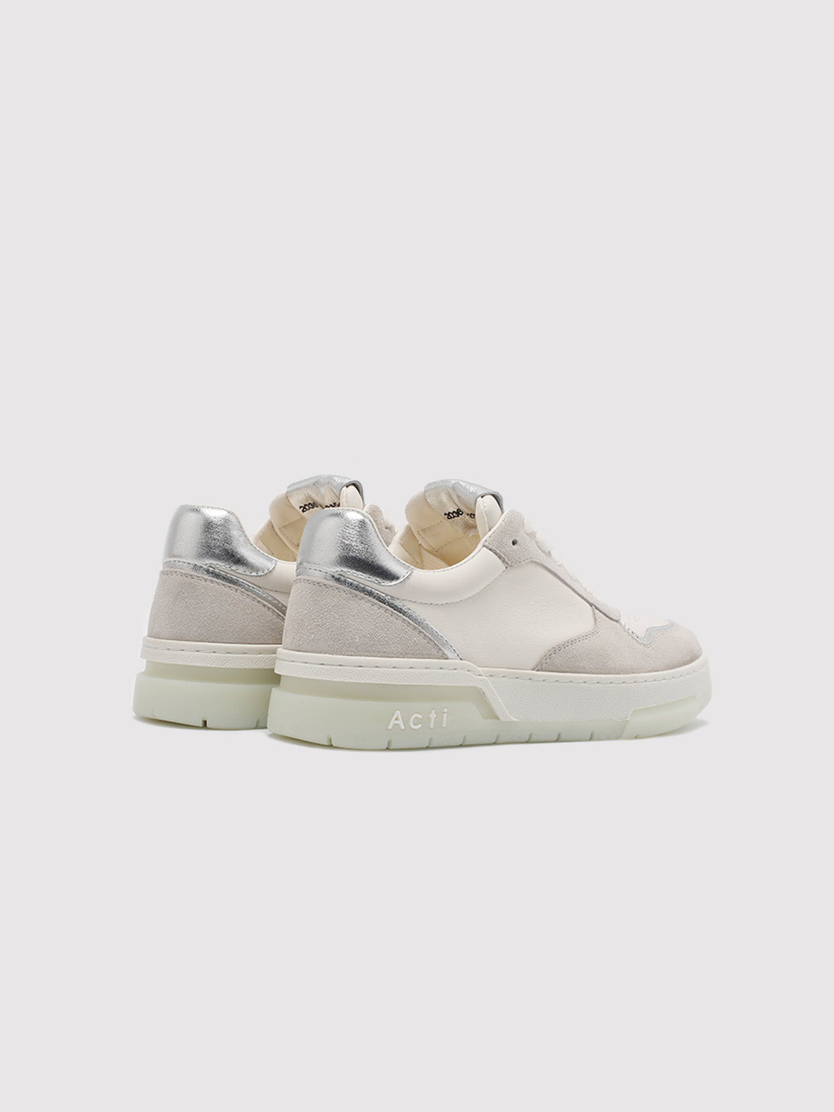 Women’s Natural Suede Retro Low-Top Sneakers