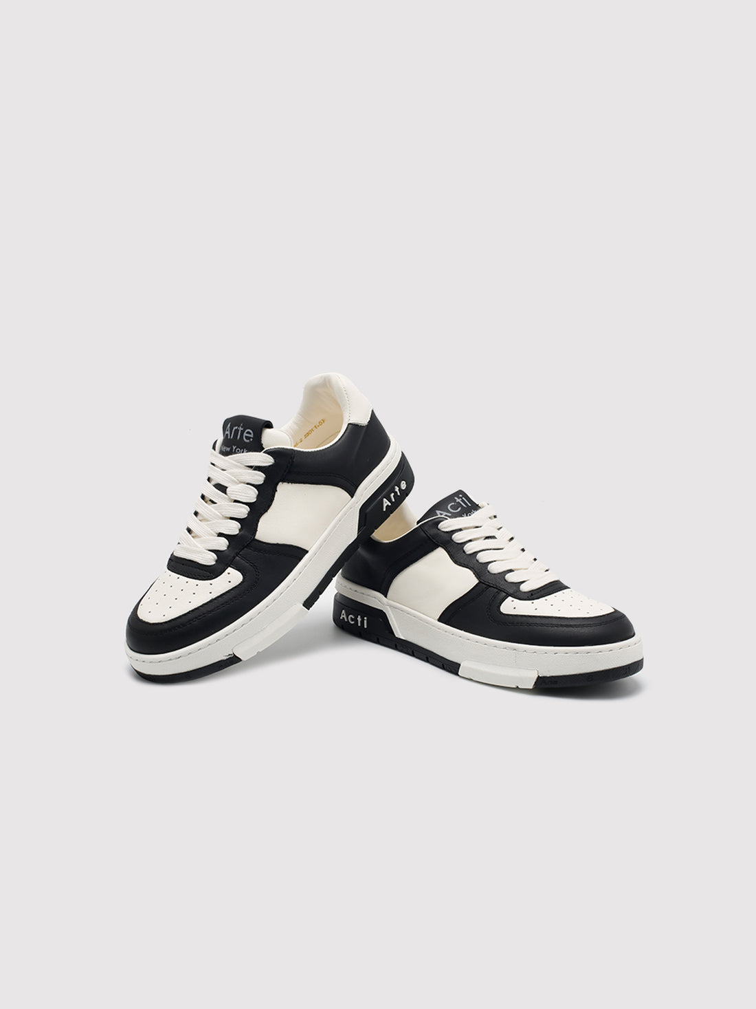 Women’s Black Retro Casual Sneakers