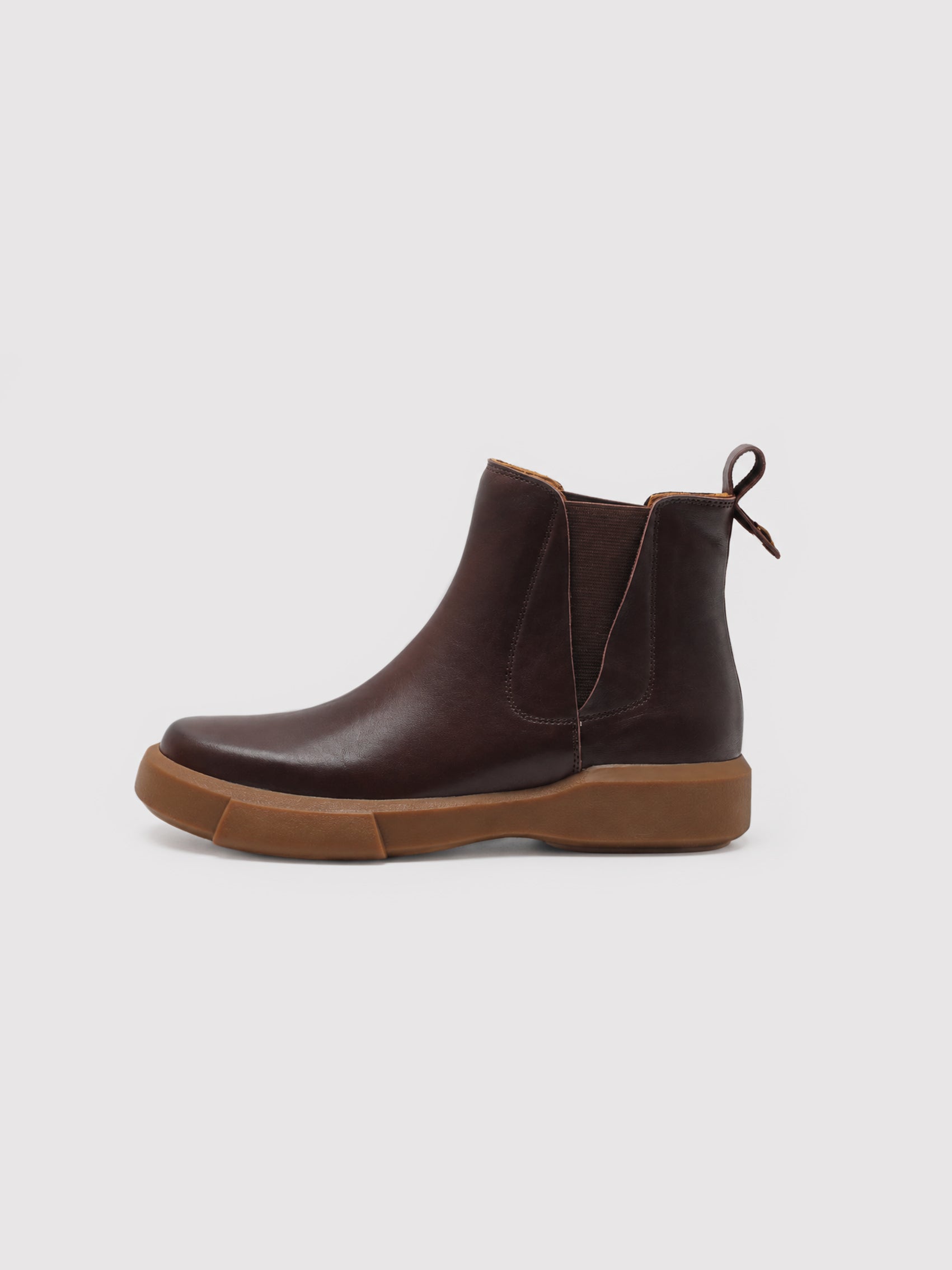Comfortable Brown Chelsea Boots with Lightweight Sole