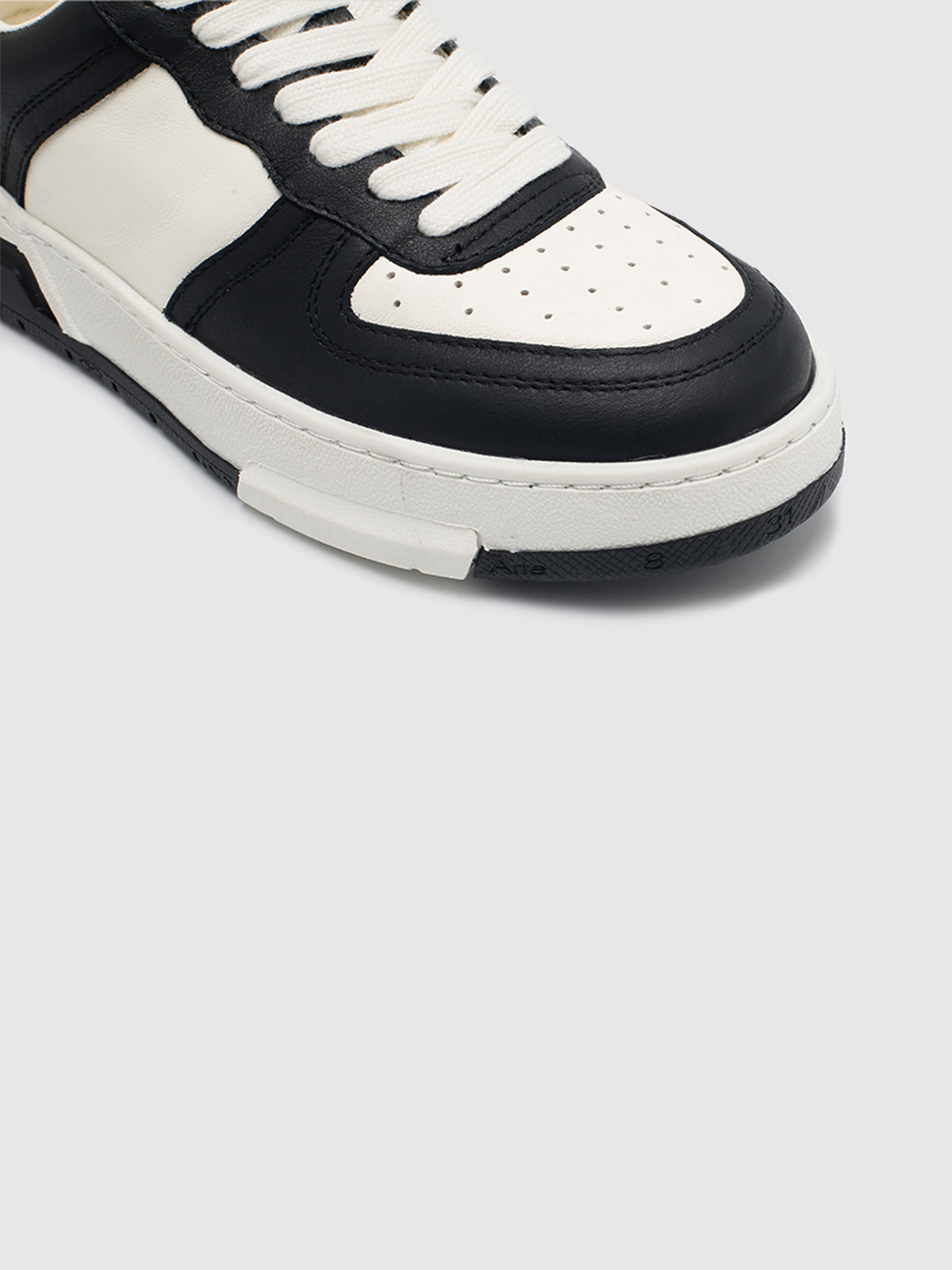 Women’s Black Retro Casual Sneakers