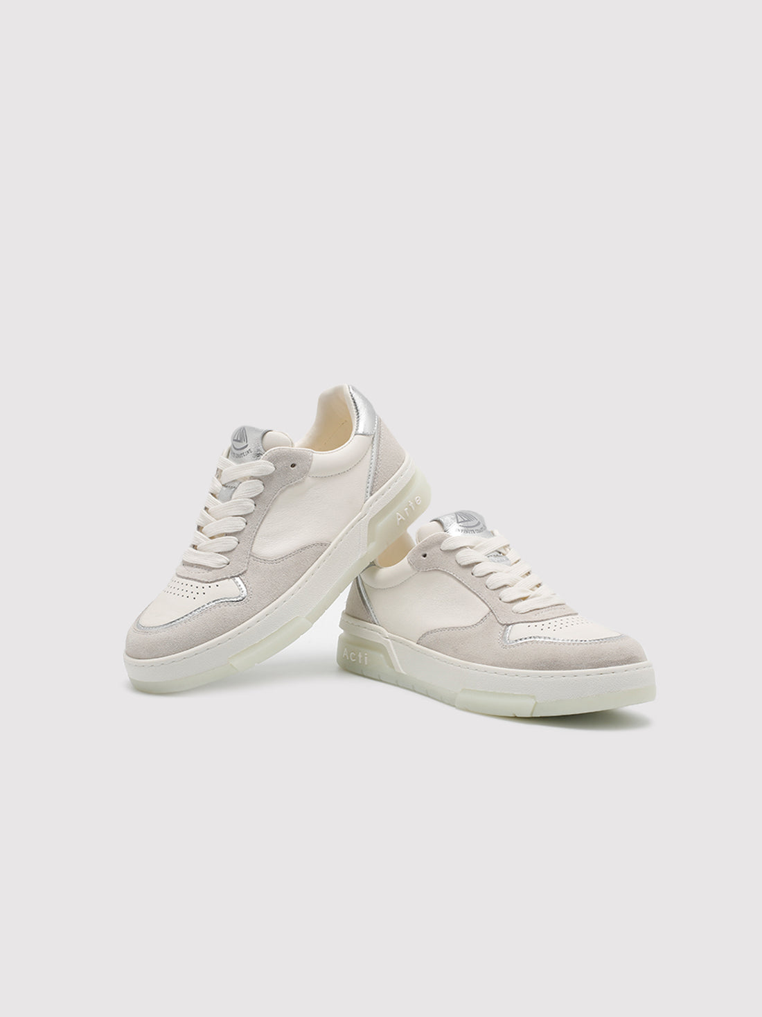 Women’s Natural Suede Retro Low-Top Sneakers
