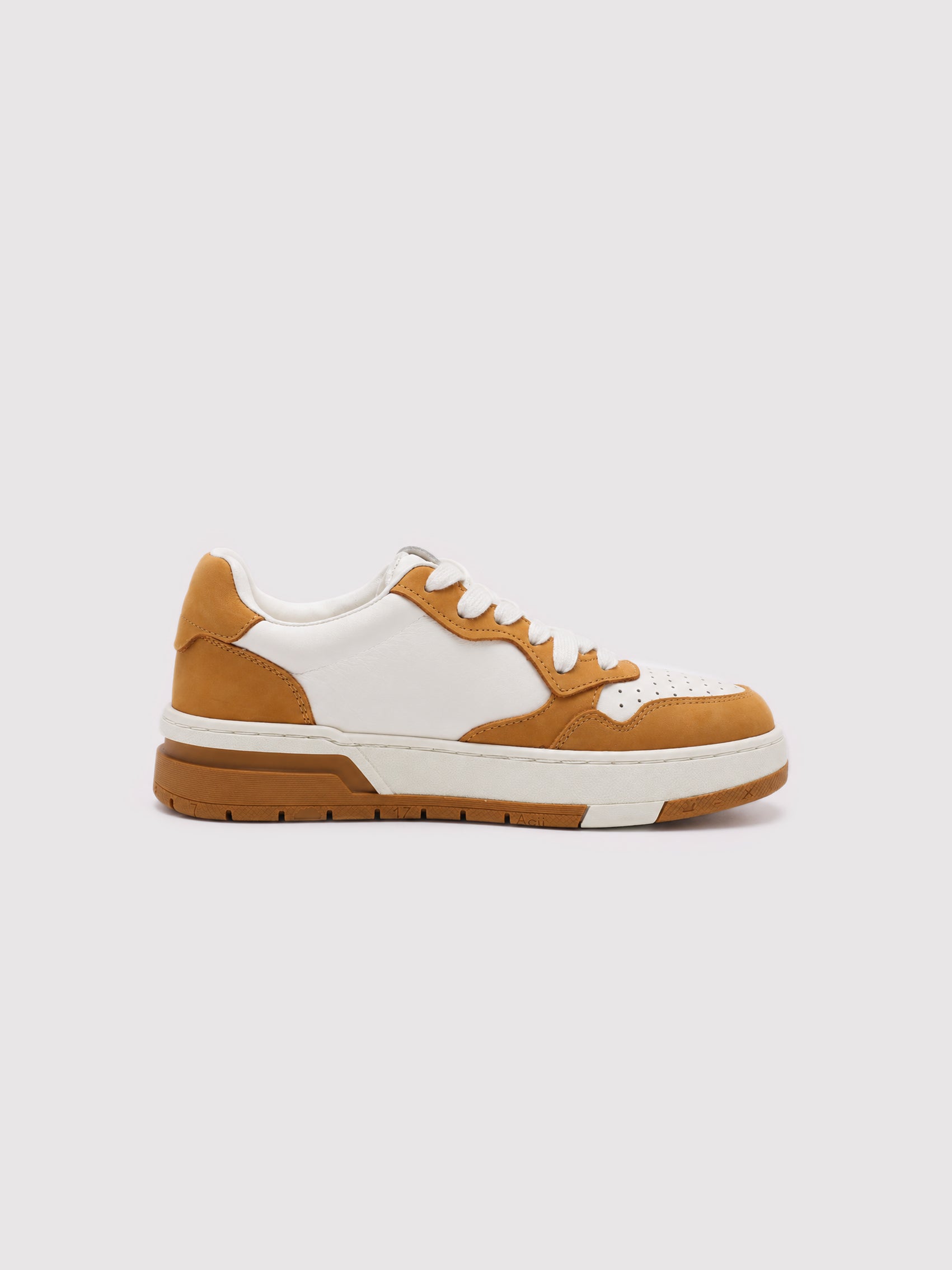 Vintage-Inspired Tan Nubuck & White Leather Low-Top Casual Shoes