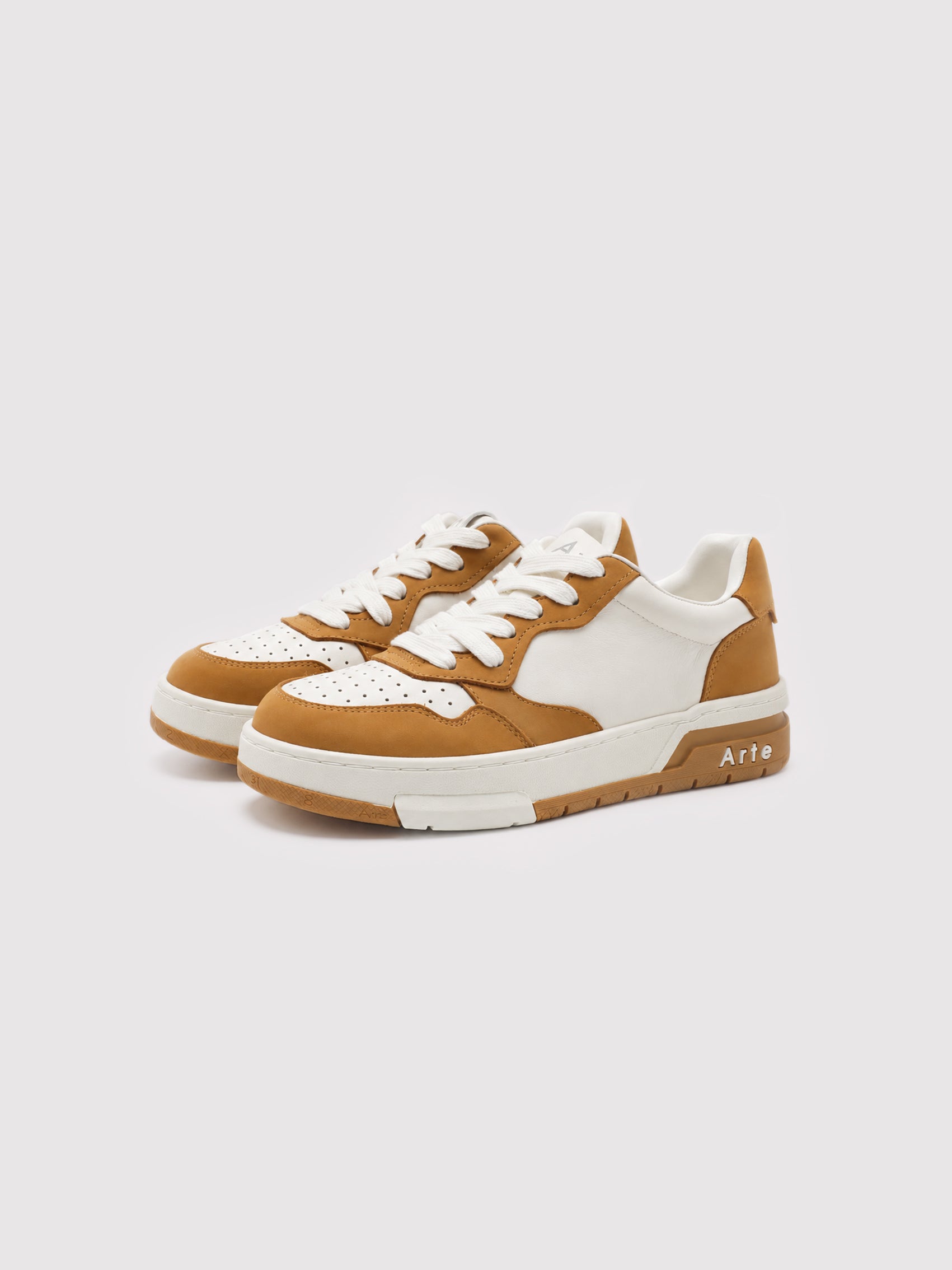 Vintage-Inspired Tan Nubuck & White Leather Low-Top Casual Shoes