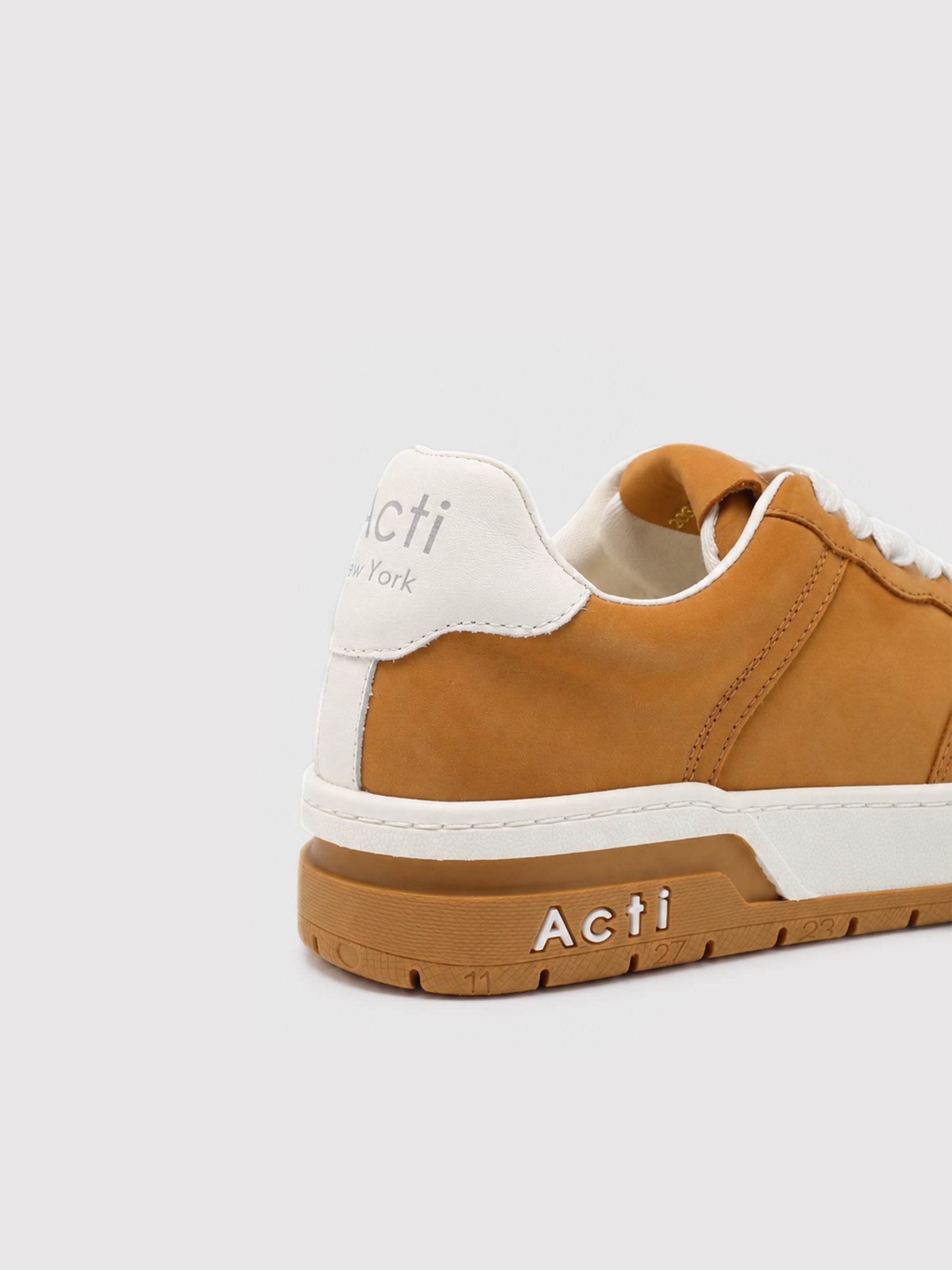 Arte Camel Court Sneakers with Off-White Accents