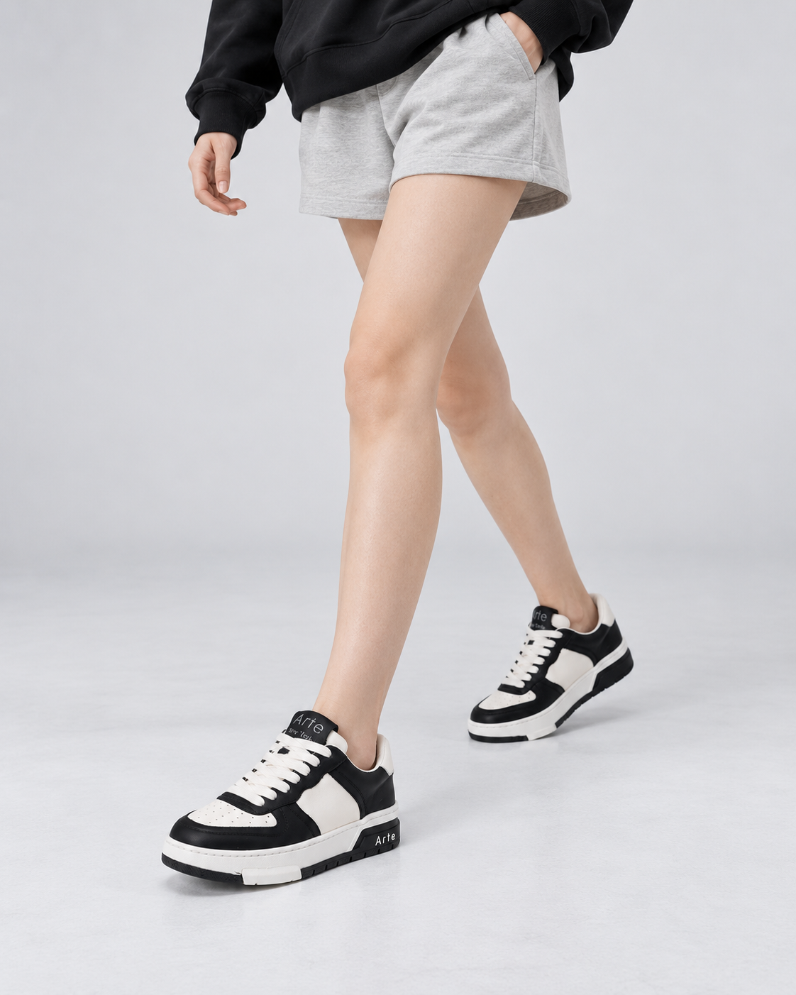 Women’s Black Retro Casual Sneakers