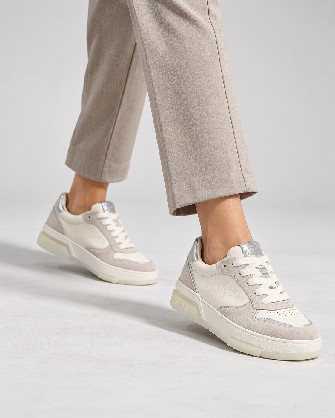 Women’s Natural Suede Retro Low-Top Sneakers
