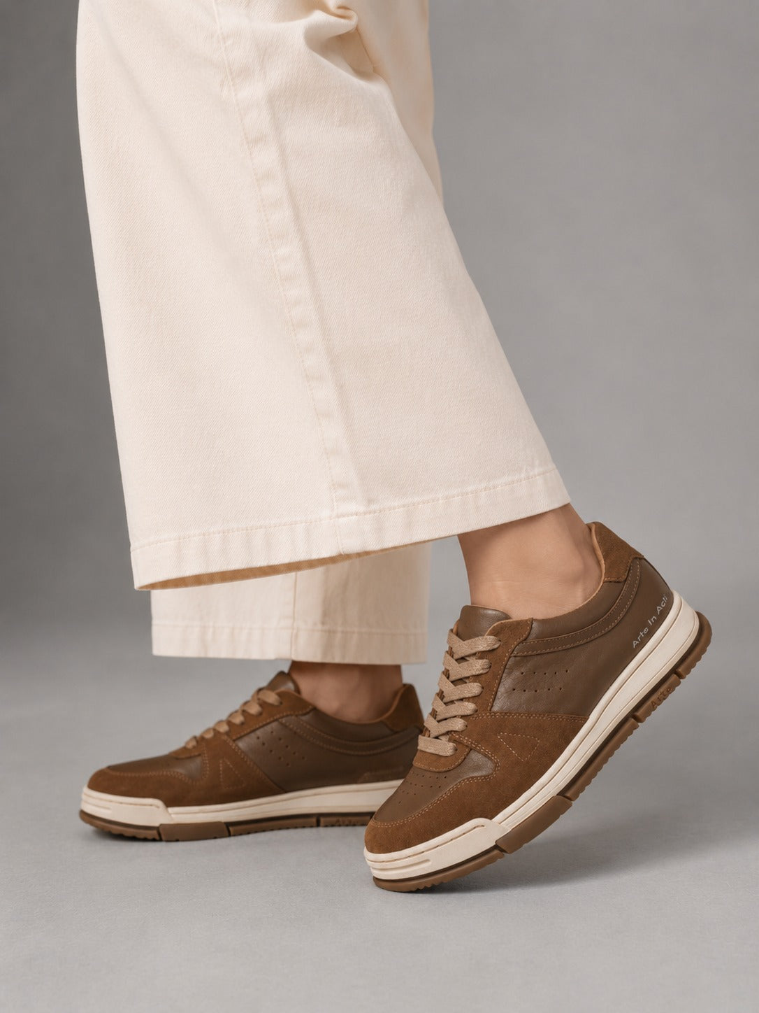 Brown Leather & Suede Low-Top Court Sneakers