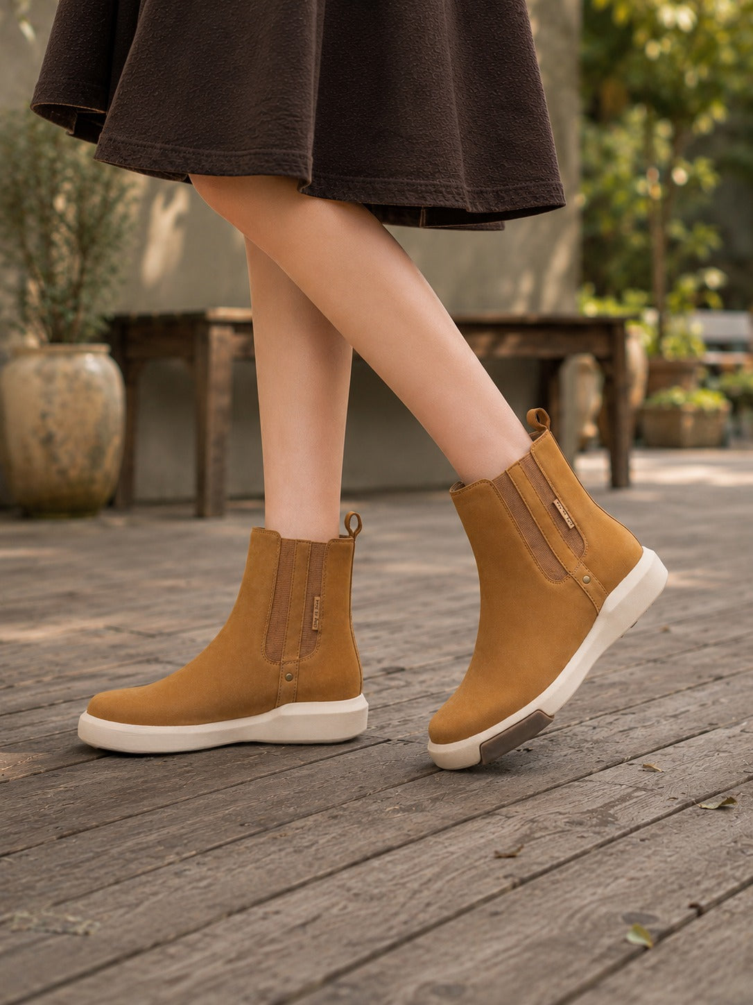 Premium Leather Chelsea Boot with Signature Comfort Sole